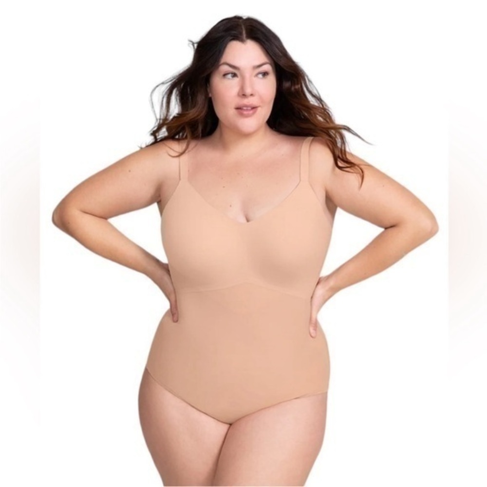 Honeylove Women's Smoothing Adjustable Cami Shapewear Bodysuit in Sand Size 3X.